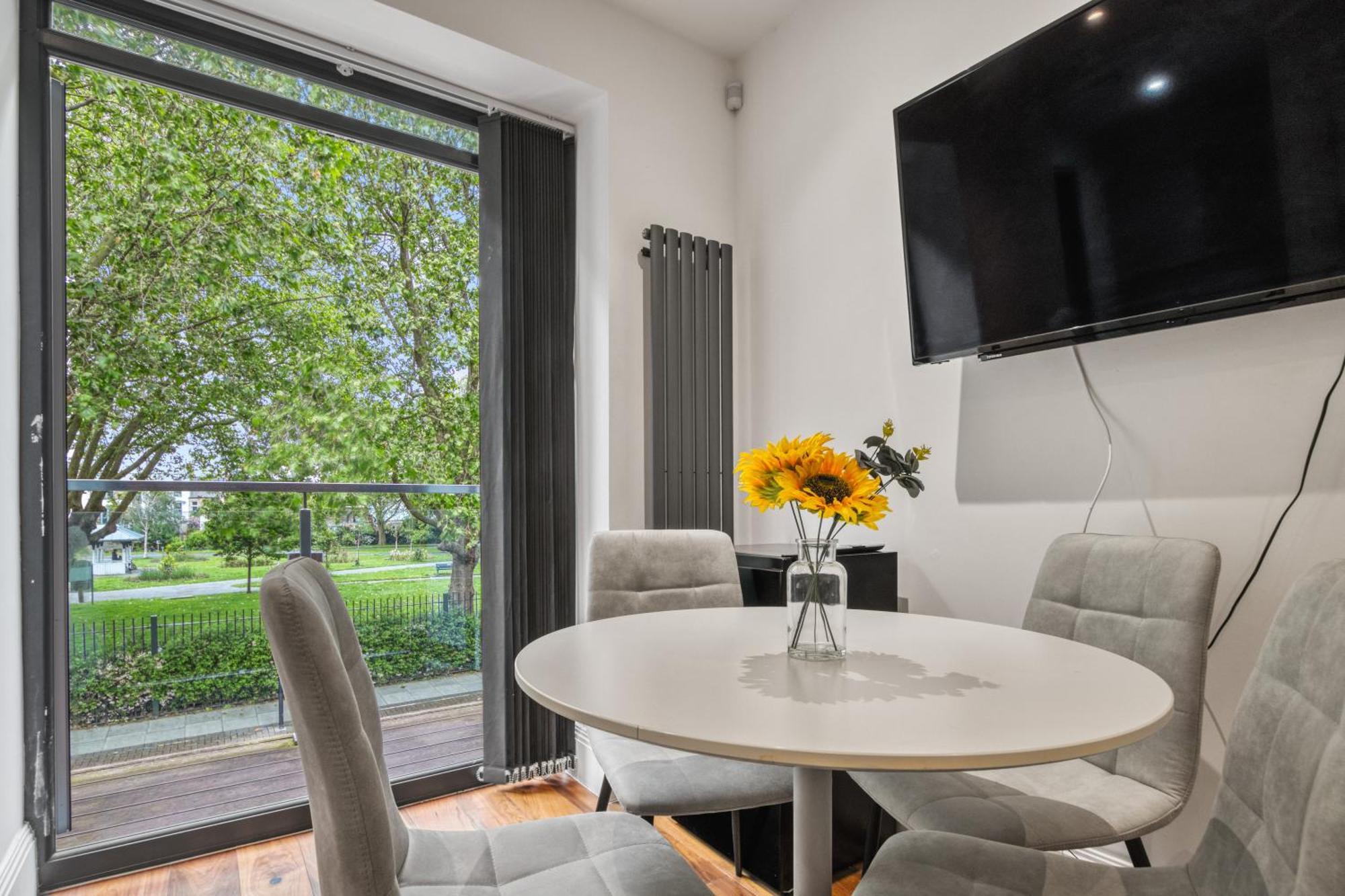 Vila 2 Bed 2 Bath Balcony View Wimbledon Tennis Londýn Exteriér fotografie